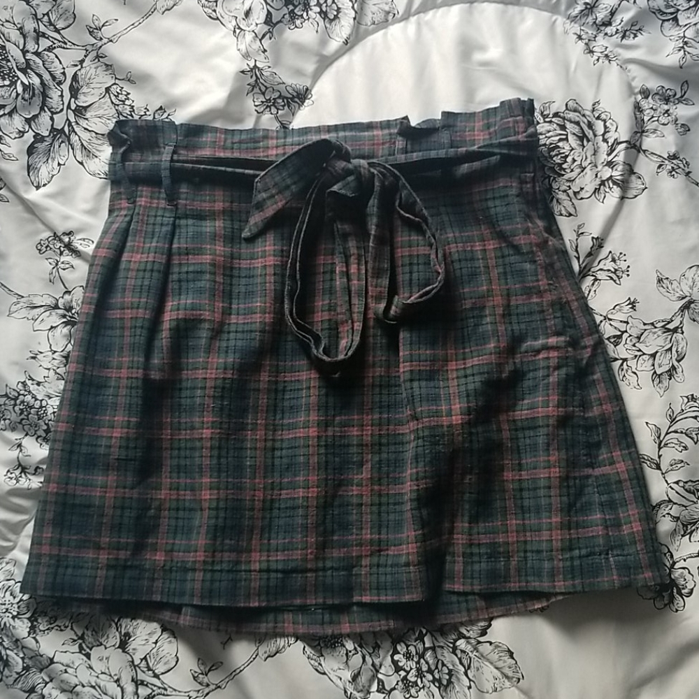 Plaid Skirt Large with bow / belt fall skirt